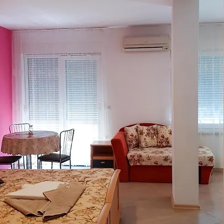 Gæstehus вълчеви 4*